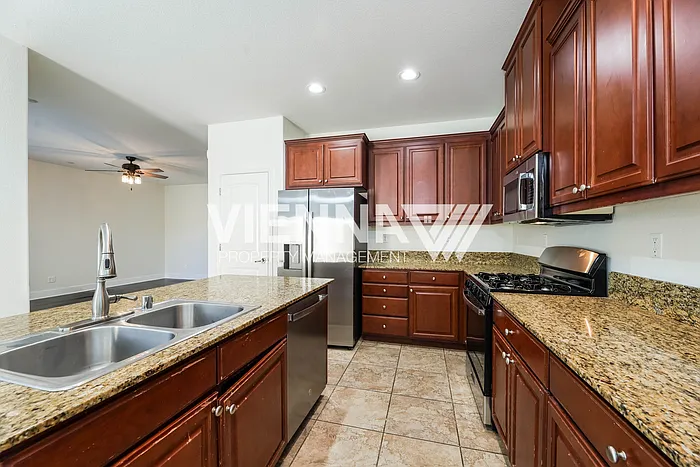 3217 Village Center Dr — Photo 7