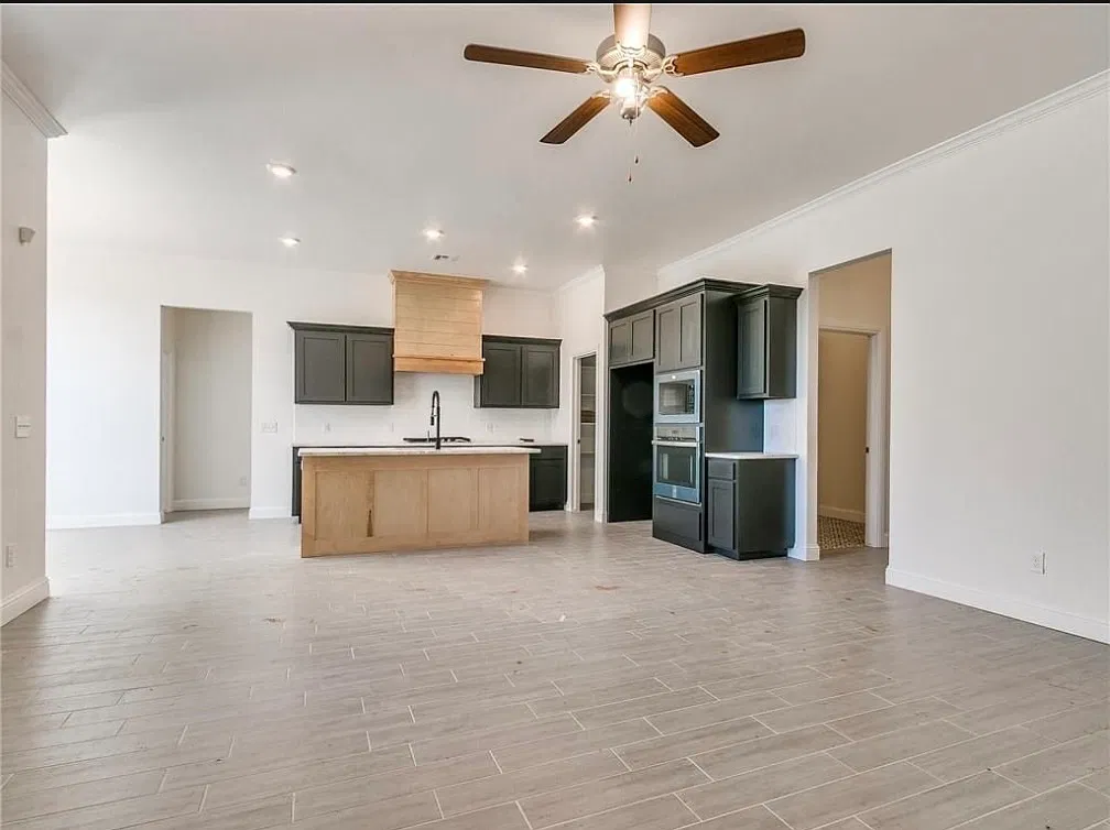 9091 Overlook Drive - 1 — Photo 3