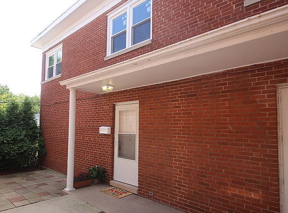2nd image of 2539 Crawford Ave