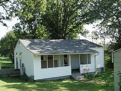 2nd image of 805B S Missouri Ave
