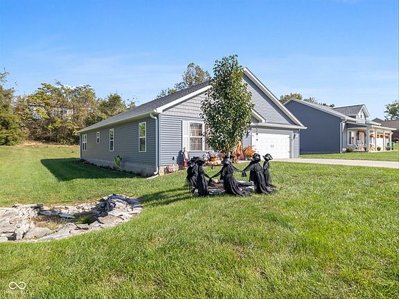 3rd image of 615 W Thornridge Way