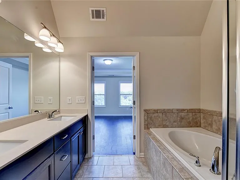 4307 Tacoma Trce — Photo 35