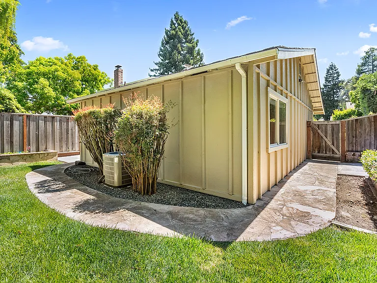 635 Abrigo Ct — Photo 14