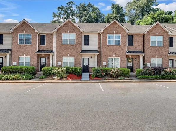 2827 Creek Bottom Ct, Gainesville, GA 30504
