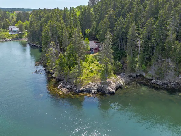 86 Captains Quarters Road, Tremont, ME 04674