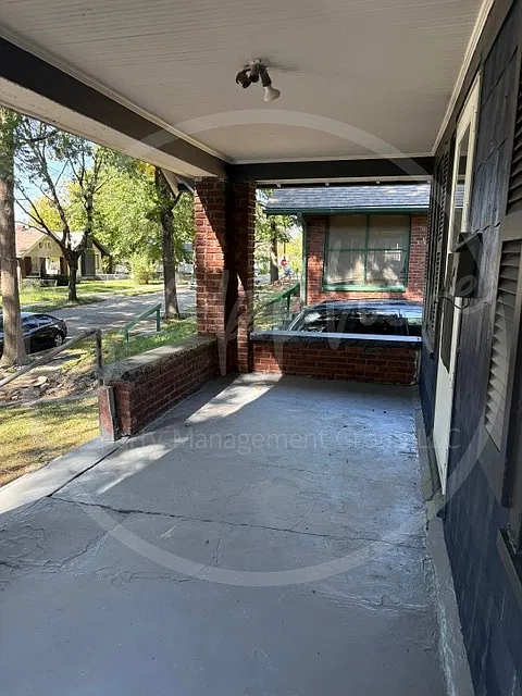 5411 Highland Avenue - 1 — Photo 2