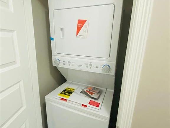 5th image of 1105 W Kennedy St #25