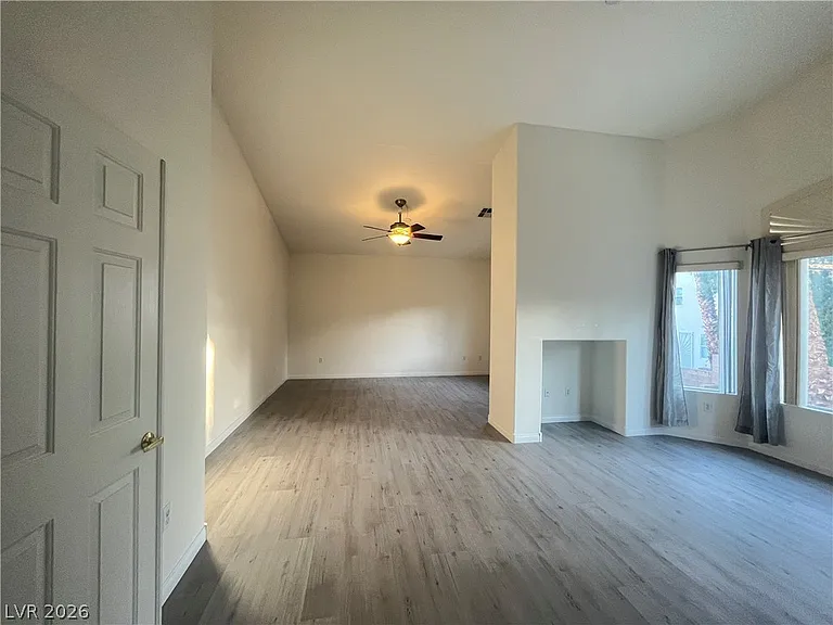 3889 Palm Island Ct — Photo 18