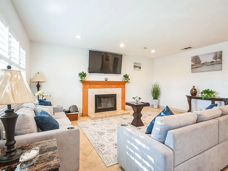 1531 W Trenton Pl — Photo 23