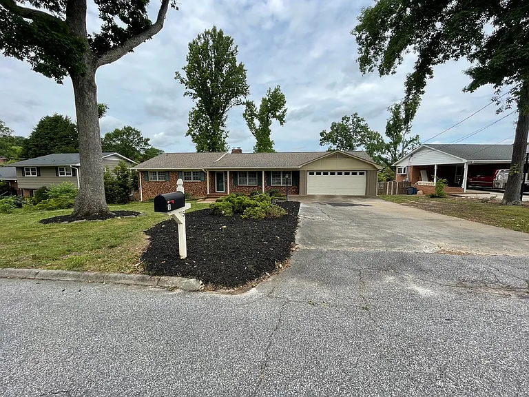 5 Ramblewood Ln — Photo 2