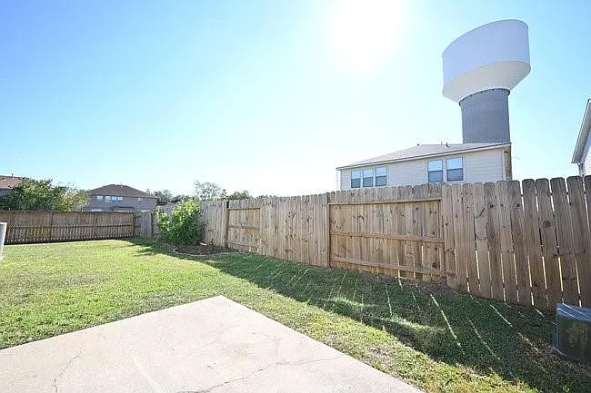 9403 Coatsworth Dr — Photo 2