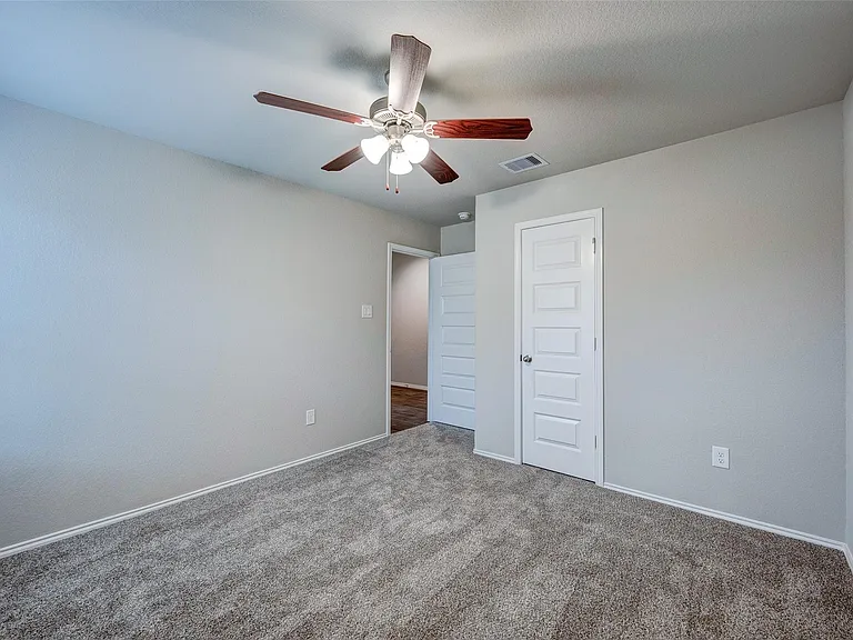 1710 Goose Island Ln — Photo 15