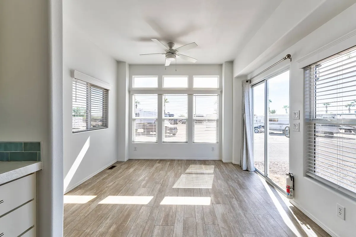 Building Photo - 9985 N Pinal Ave #44A