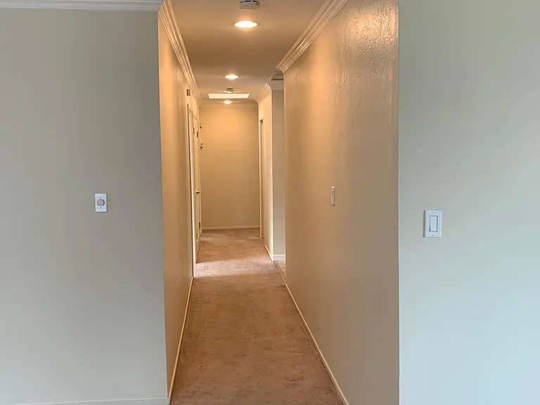 752 Edge Ln — Photo 15