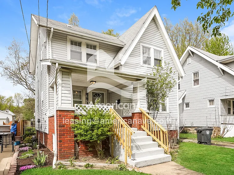 1884469_002_front_view_12693995.jpg