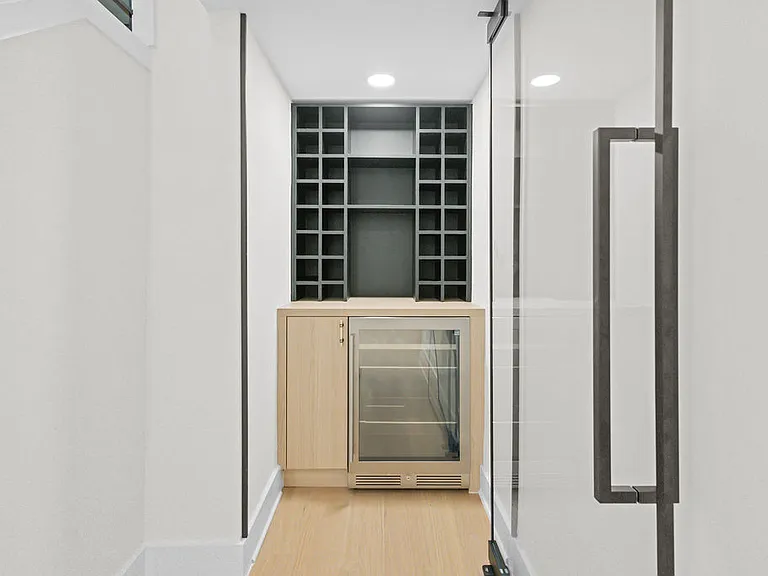 3202 W La Salle St — Photo 45