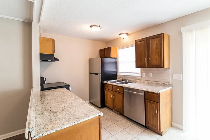 3 bed, 2.0 bath, 1271 sqft, $1,975 — Photo 4