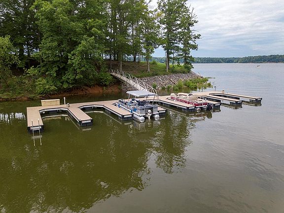 3rd image of 46 Woodlawn Dr