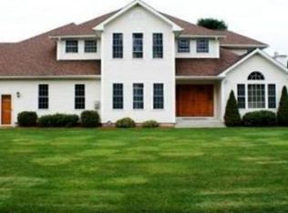 13 Holly Meadow Rd, Holyoke, MA 01040