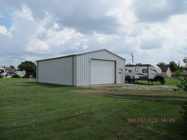 3 bed, 2.5 bath, 1650 sqft, $2,700 — Photo 2