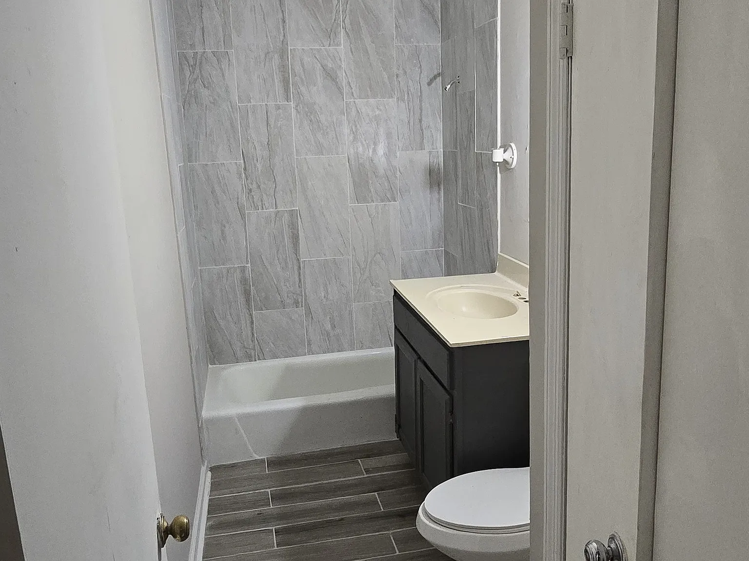 4 bed, $1,600 — Photo 3