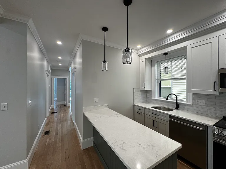 168-170 Webster Ave #1 — Photo 4