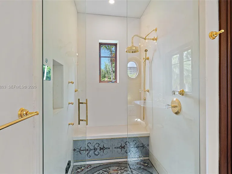 150 Edgewater Dr — Photo 45