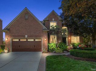 1241 Tulberry Cir, Rochester, MI 48306