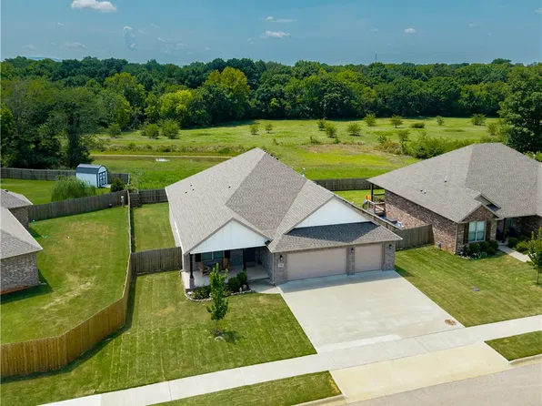 115 W Pitts St, Farmington, AR 72730