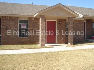 723 S Locust St, Guthrie, OK 73044