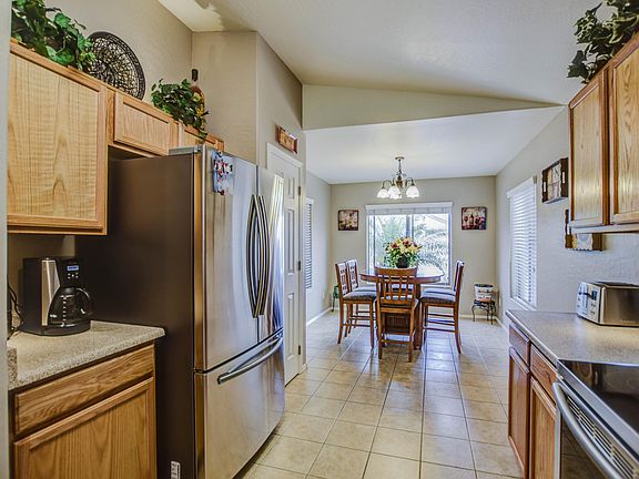 5th image of 3190 W Sunshine Butte Dr