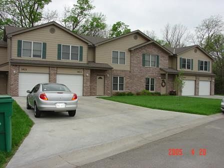 3rd image of 3906 Stone Creek Ct