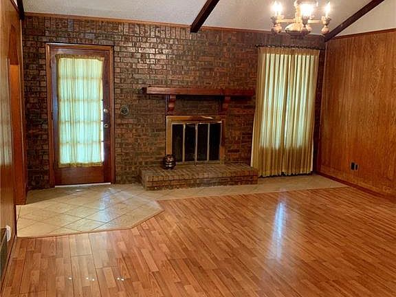 2nd image of 3016 Scenic Hills Dr