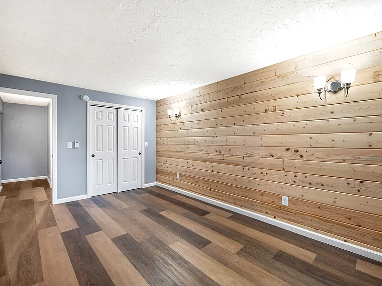 Cedar Dr — Photo 18