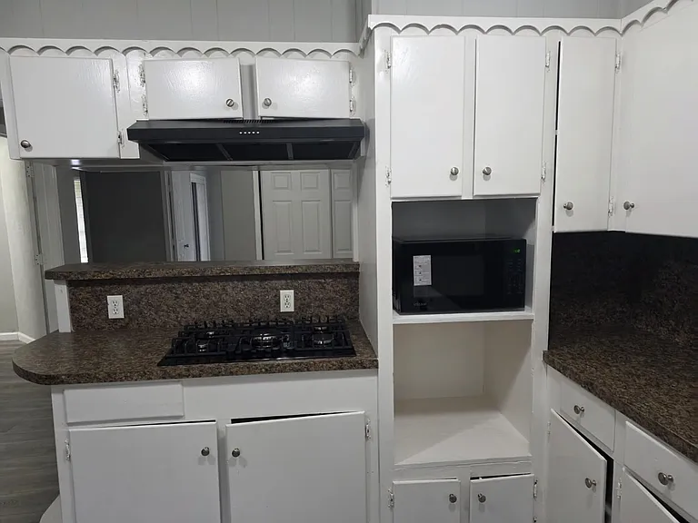 407 E Homan Ave — Photo 10