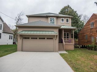 35670 W Island Dr, Eastlake, OH 44095
