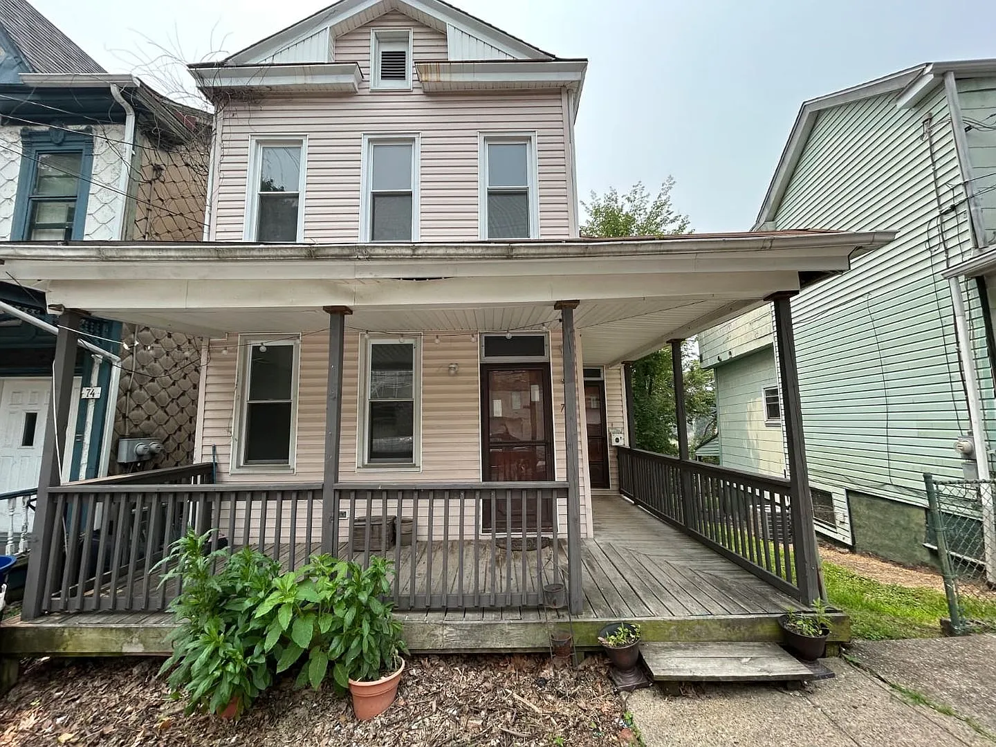 Large 2 Bedroom 1 Bath in MT Washington — Photo 1