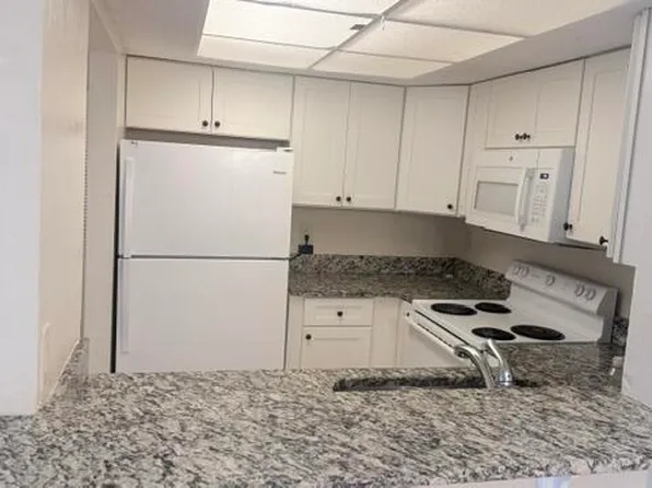 1520 SE Royal Green Cir, Port Saint Lucie, FL