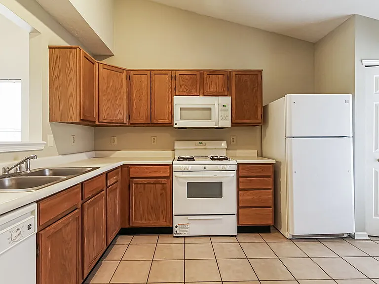 5384 Lakeside Manor Dr — Photo 9