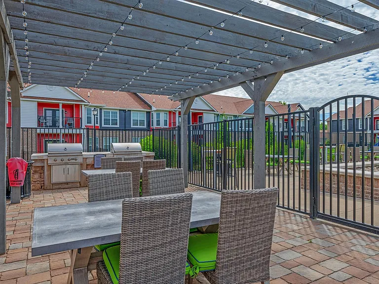 9910 Shining Willow Dr — Photo 27