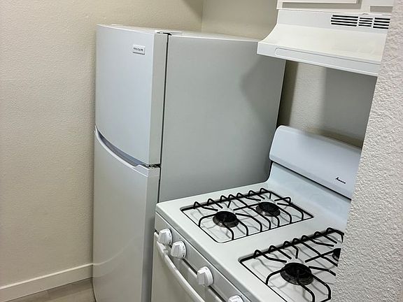 3rd image of 10231 Pinewood Ave #25