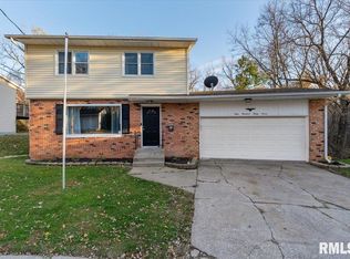 337 5th Street Ct, Silvis, IL 61282