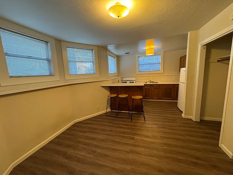 390 Grand Ave #13 — Photo 5