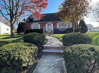 39 Park Ave, Eatontown, NJ 07724