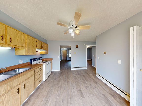 3rd image of 115 Crestwood Dr #1