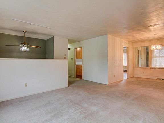 3rd image of 2637 Clover St