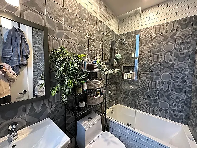 412 Suydam St #4R — Photo 15