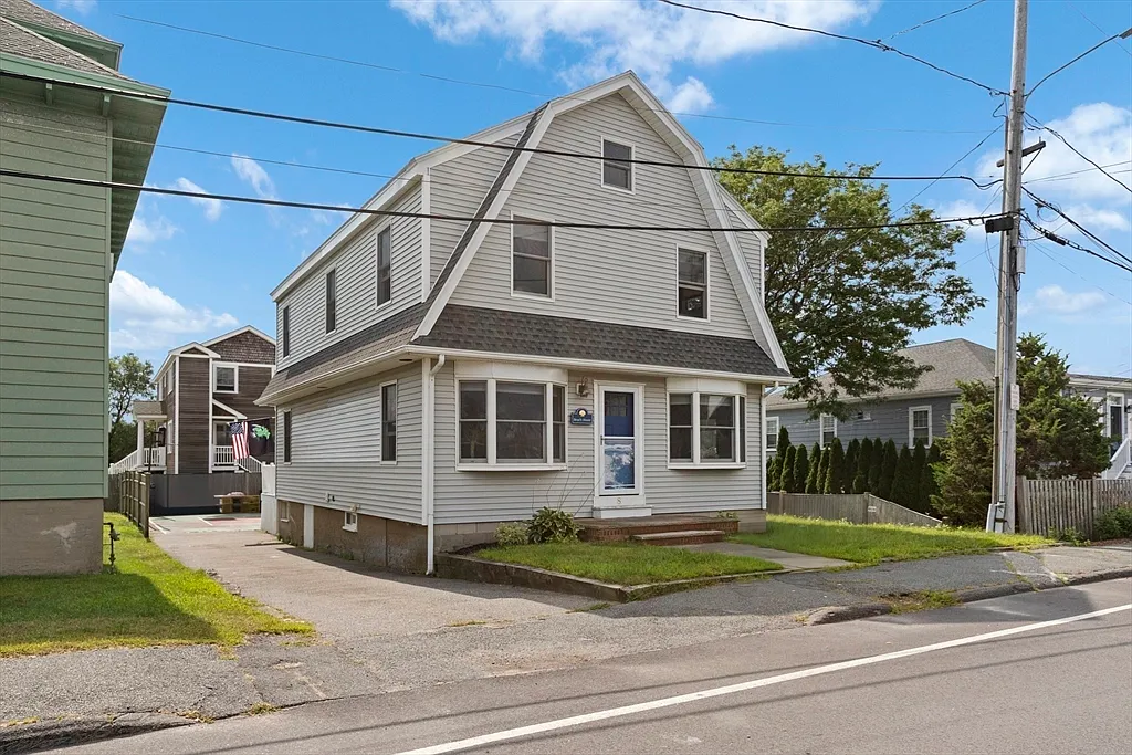 3 bed, 1.5 bath, 1850 sqft, $3,500 — Photo 1
