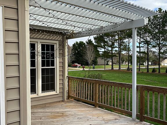4th image of 100 Southern Pine Dr