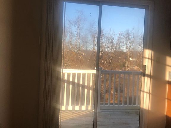 5th image of 512 Worthington Dr